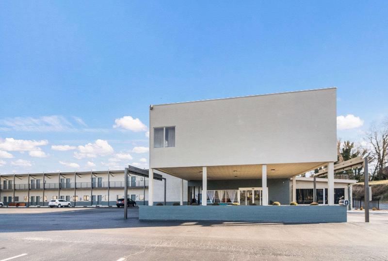 בית מלון כפרי Quality Inn  On The Lake Clarksvilleboydton