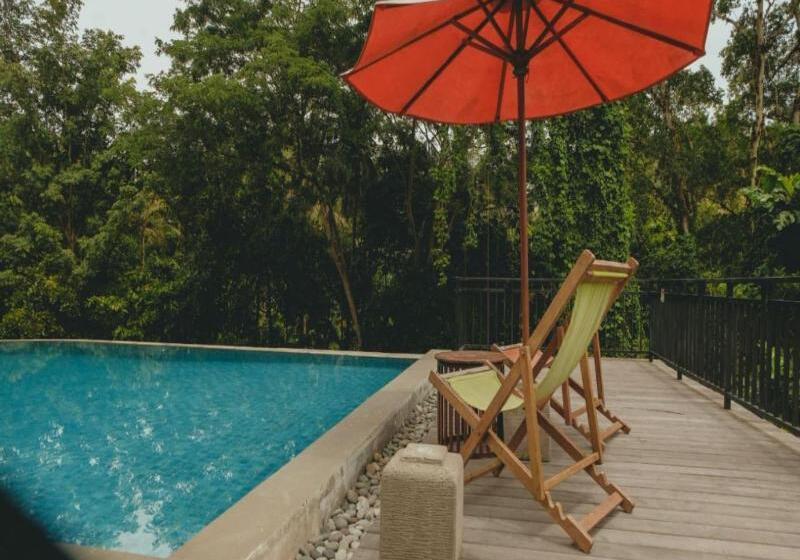 هتل Sekar Arum Riverside Resort In Canggu
