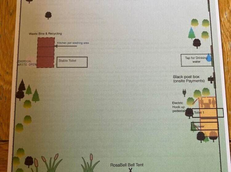 בית מלון כפרי Spacious Bell Tent At Herigerbi Park, Lincolnshire