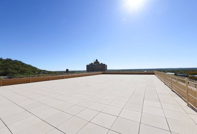 فندق The Crazy Water