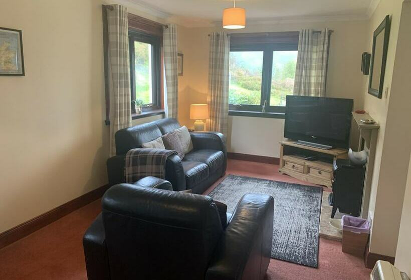 Lovely Cottage, Ballachulish, Glencoe, Scotland