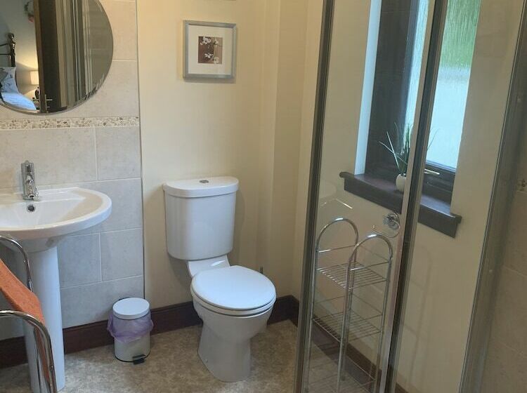 Lovely Cottage, Ballachulish, Glencoe, Scotland