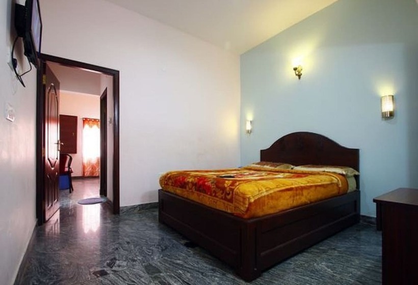 Пансион Green Park Grand Inn