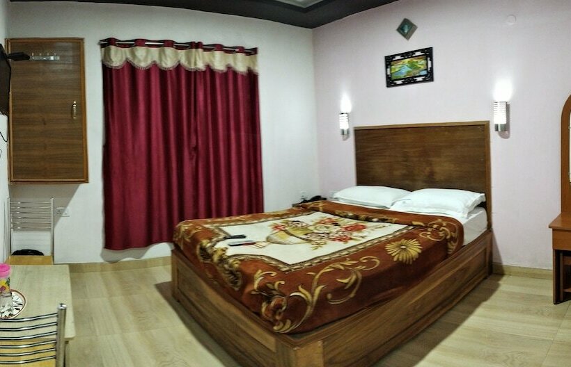 Пансион Green Park Grand Inn