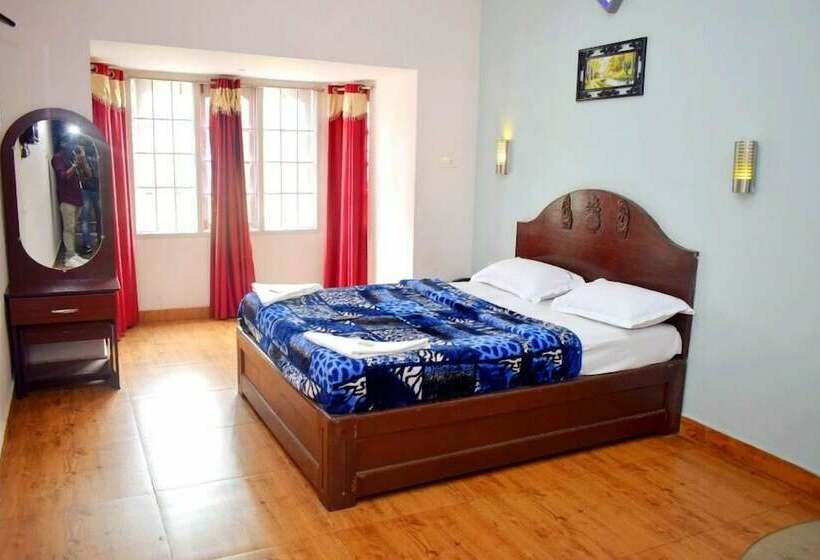 پانسیون Green Park Grand Inn