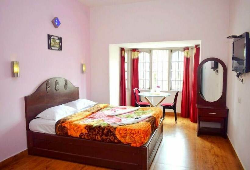 Пансион Green Park Grand Inn