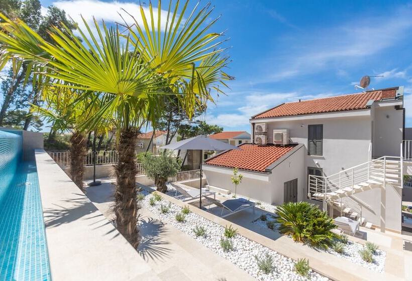 Пансион Villa Mt Brela