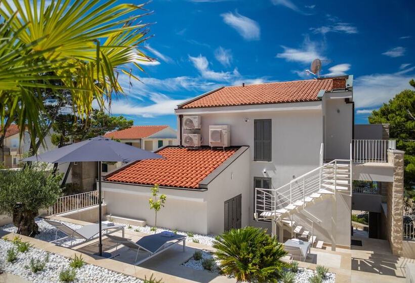 Пансион Villa Mt Brela