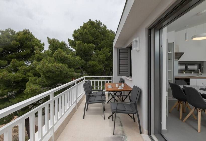 Пансион Villa Mt Brela