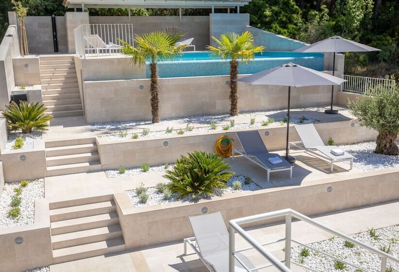 Пансион Villa Mt Brela