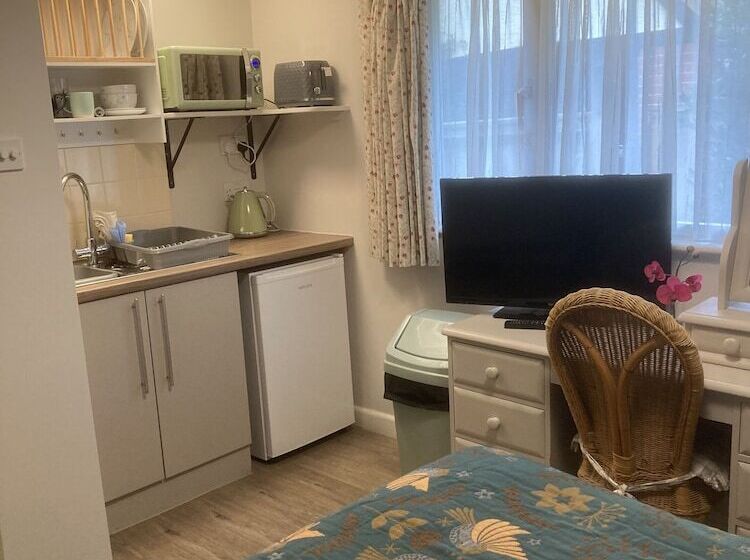 Pinewood Cottage Deluxe Self Catering Apartments