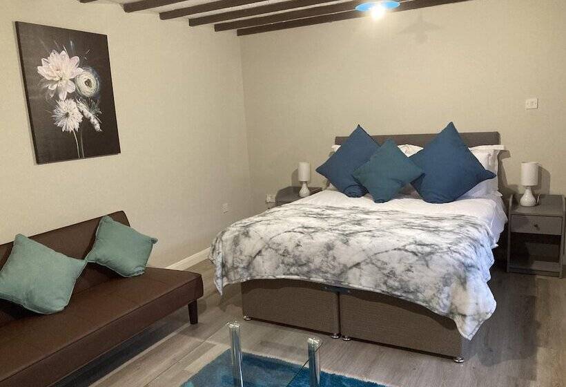 Pinewood Cottage Deluxe Self Catering Apartments