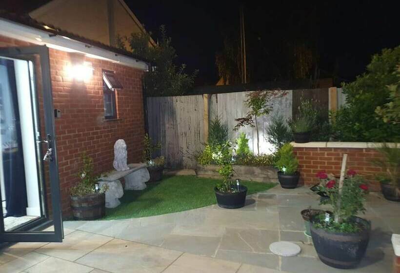 דירת נופש Leading Accommodation For Bicester Village!