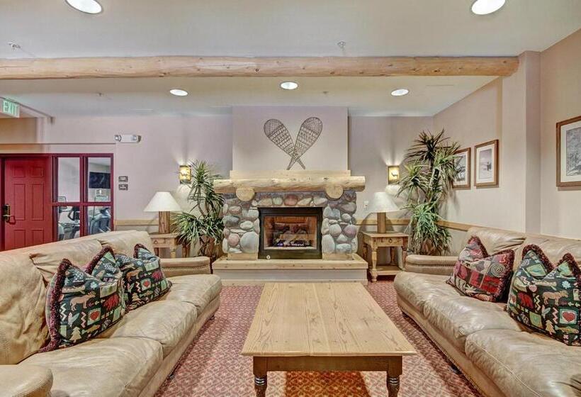 Tm225a Tucker Mtn Lodge Hotel Room