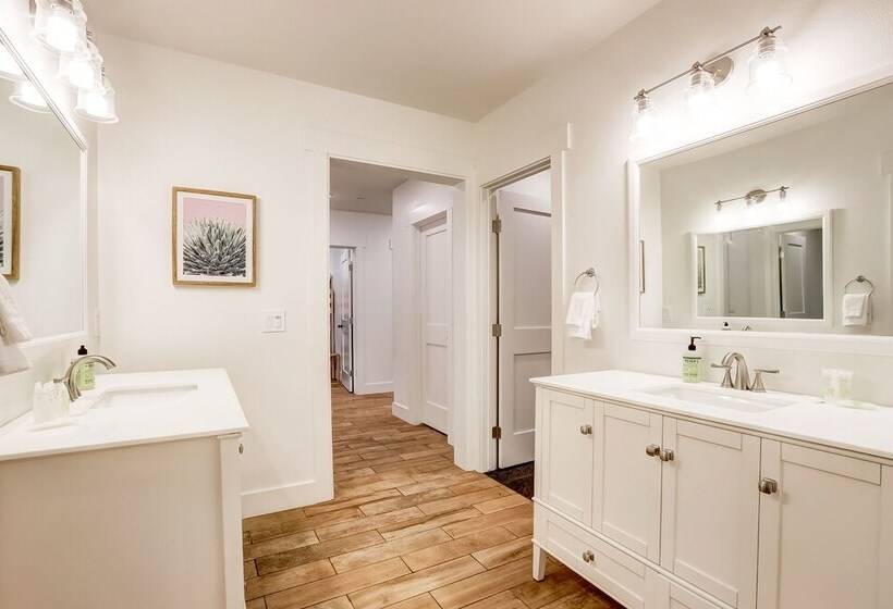 Amachen Cabin   Pet & Family Friendly   Woof Woof!