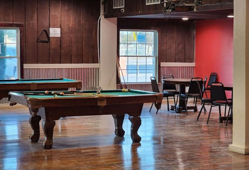 B&j Hotel And Apartments