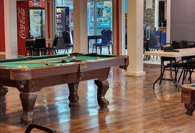 B&j Hotel And Apartments