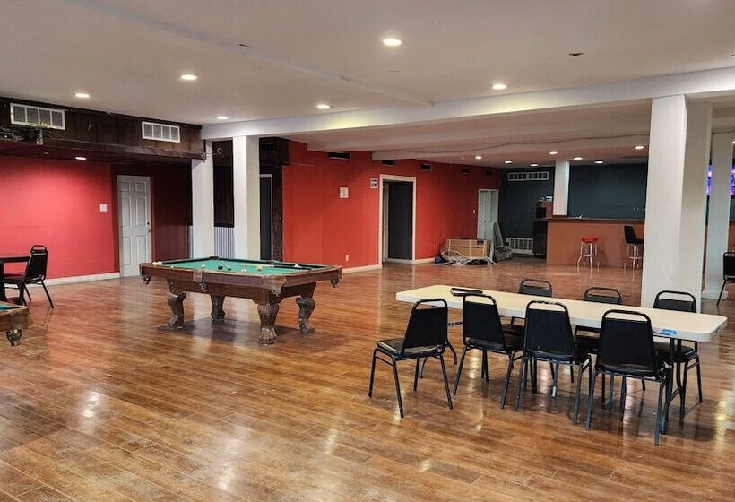 B&j Hotel And Apartments