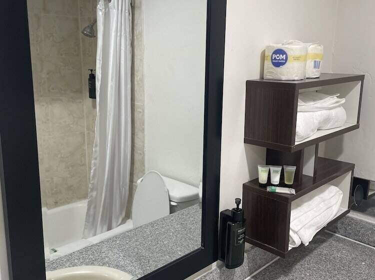 B&j Hotel And Apartments