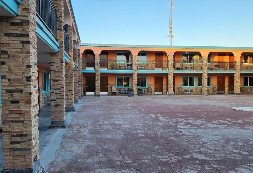 B&j Hotel And Apartments