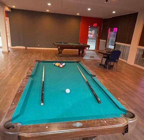 B&j Hotel And Apartments