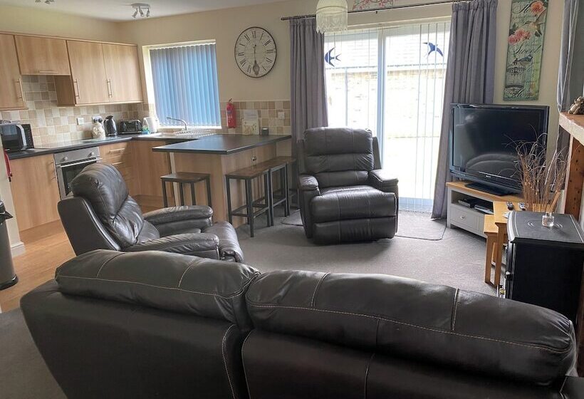 Luxury Dog Friendly Cottage Sleeps 4