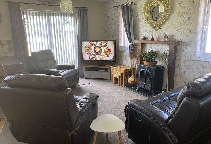 Luxury Dog Friendly Cottage Sleeps 4