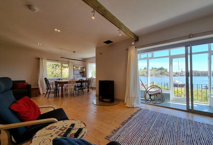 Cosy House In Eigionfa