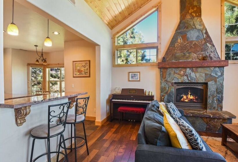 Hilltop Hideaway W/ Game Room & Forest Views!