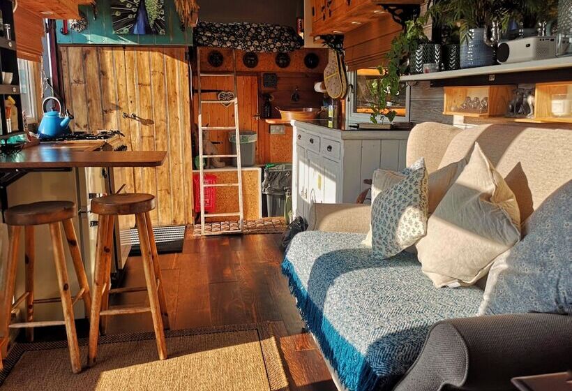 酒店 Gorgeous Horsebox At Glamp In Style In East Sussex