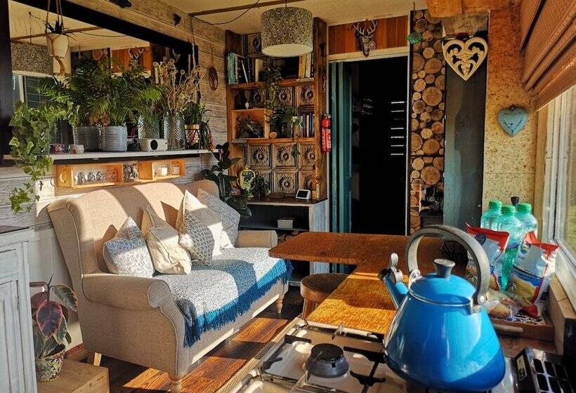 酒店 Gorgeous Horsebox At Glamp In Style In East Sussex