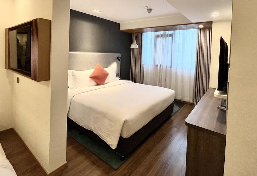 هتل Holiday Inn Express Qingdao City Center, An Ihg