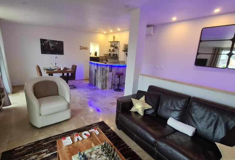 ホテル Loveroom La Garçonn Hyeres