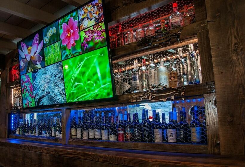 فندق The Cannery Lodge