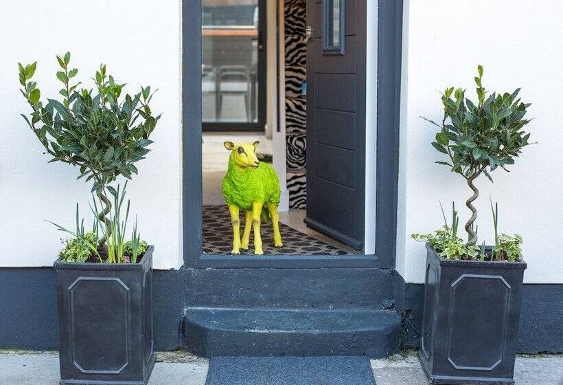 James  Place At Castle Cottage