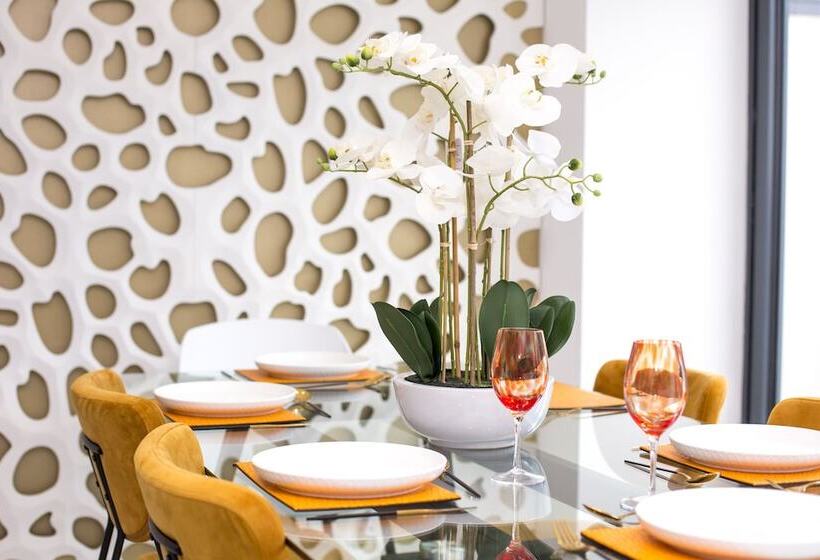 James  Place At Castle Cottage