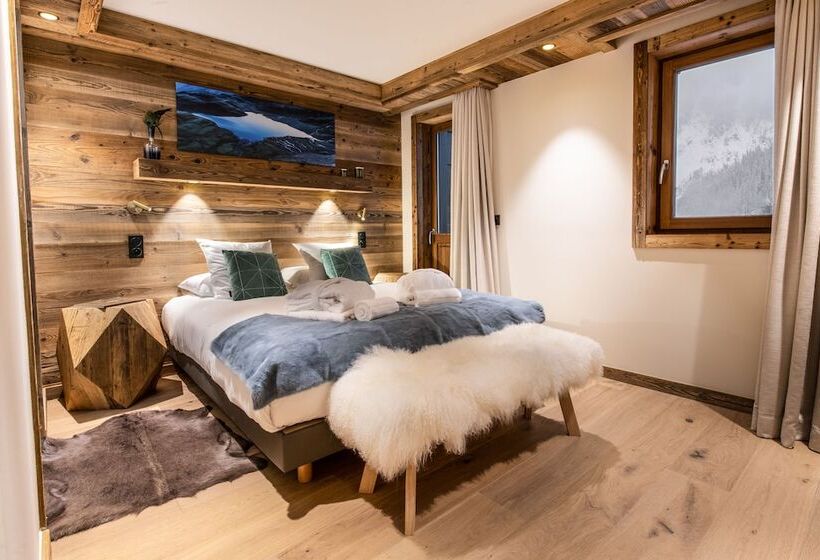 Manali Lodge  By Alpine Resorts