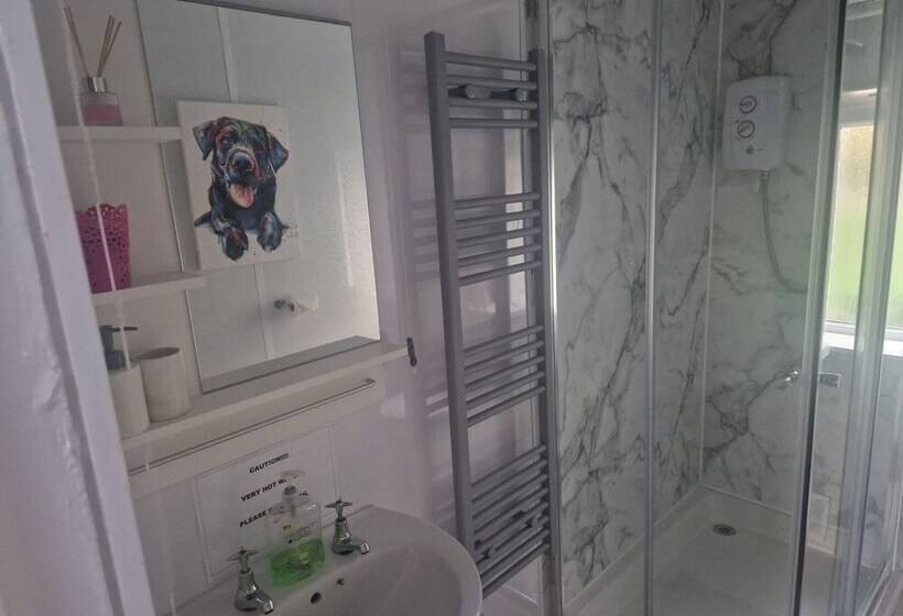 Modernised 1720s Cottage, Newton Stewart, Scotland