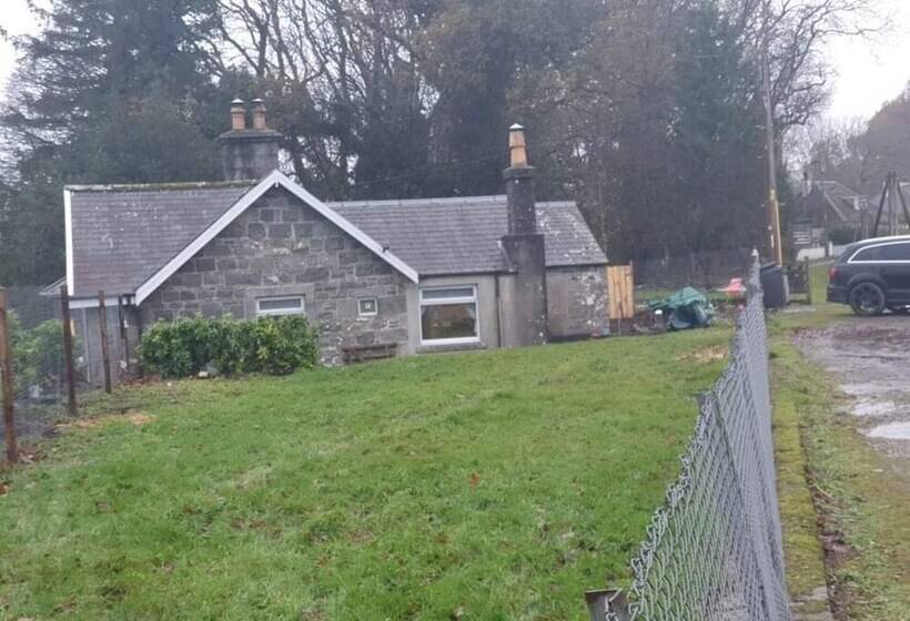 Modernised 1720s Cottage, Newton Stewart, Scotland
