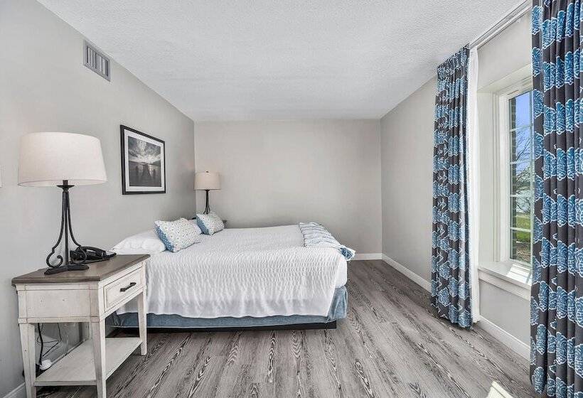 渡假胜地  First Floor Master Suite Bay View