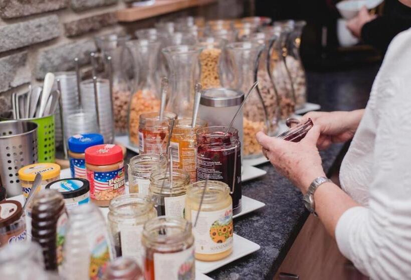 Alpenhotel Tyrol   Konzepthotel   Adults Only