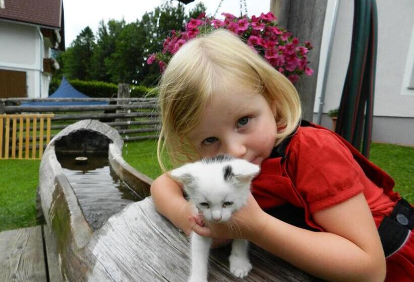 Baby  Und Kinderbauernhof Riegler