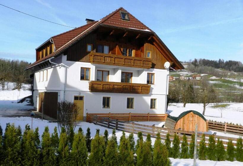 Baby  Und Kinderbauernhof Riegler