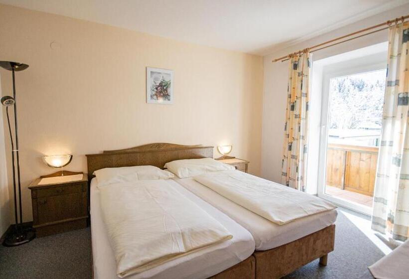 住宿加早餐  Pension Nina & Gasthof Alpenrose