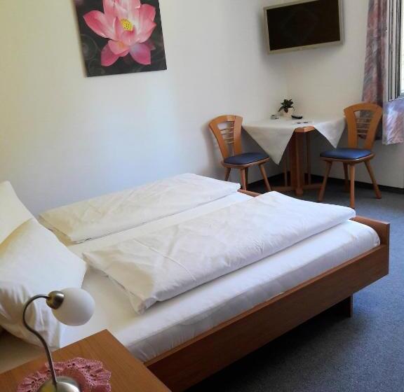 مبيت وإفطار Gasthof Pension Silvia