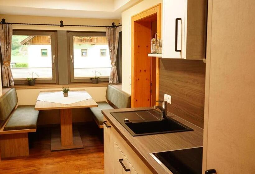 تختخواب و صبحانه Pension Haid