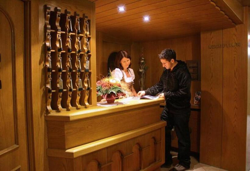 تختخواب و صبحانه Pension Haid