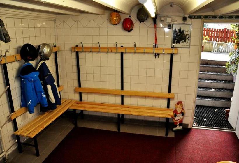 تختخواب و صبحانه Pension Posauner