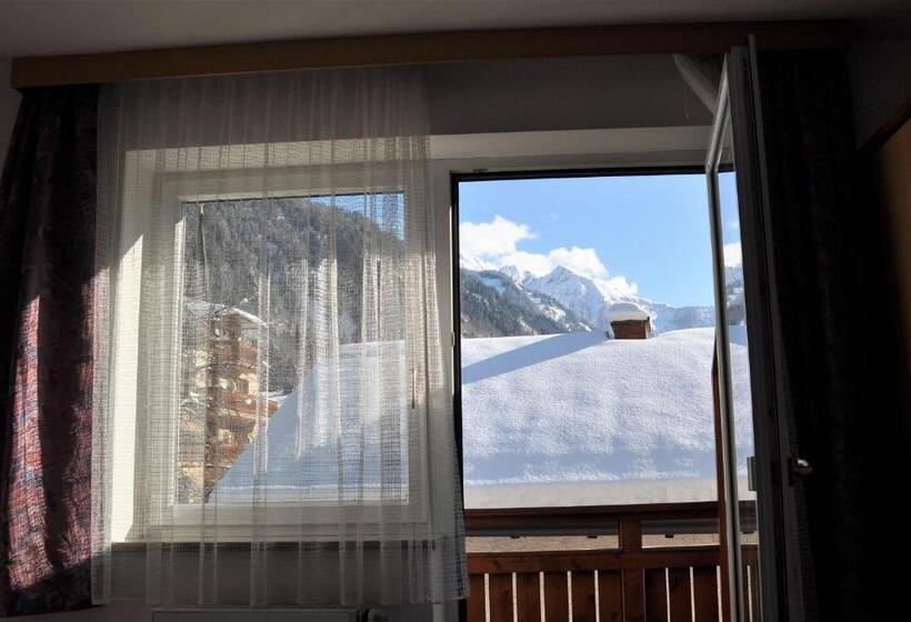 تختخواب و صبحانه Pension Posauner