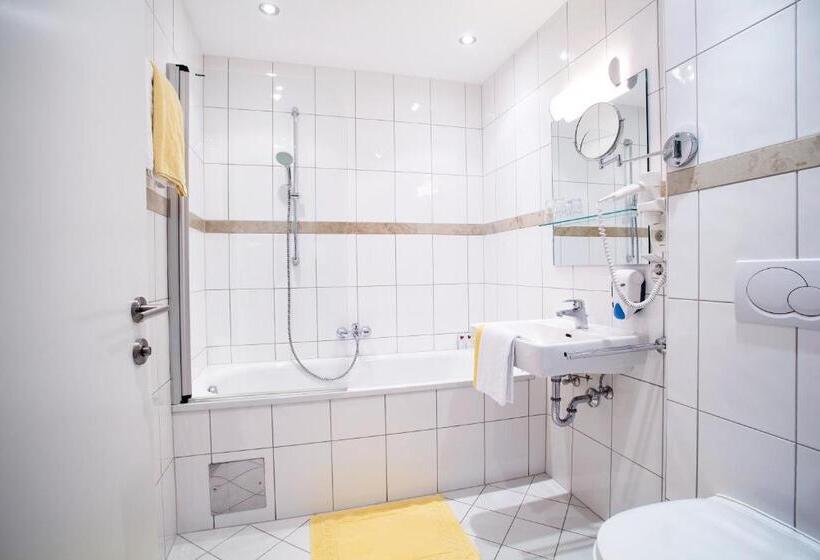 مبيت وإفطار .pension.golingen